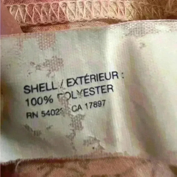 Gap, feminine ruffles camisole. Size M - Picture 6 of 7